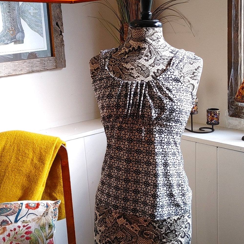 Sleeveless blouse
